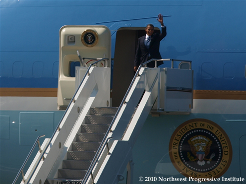 President Obama waves upon arrival in Seattle