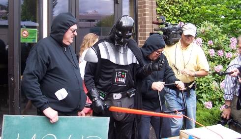 Eyman Dupes Media In Darth Vader Costume