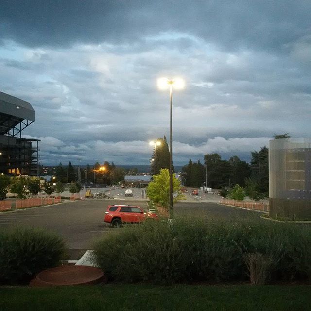 Dark blue and gray skies above the University of Washington