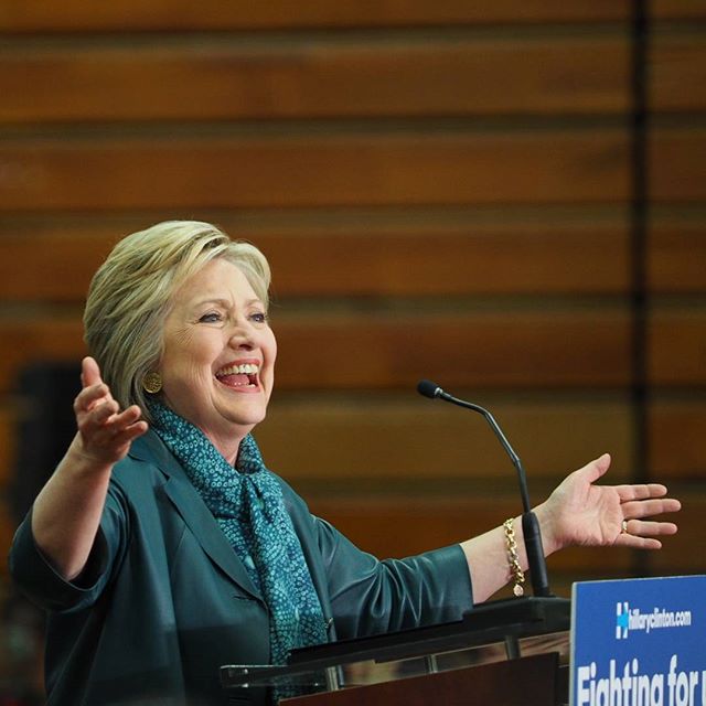 Hillary Clinton rallies supporters in Seattle