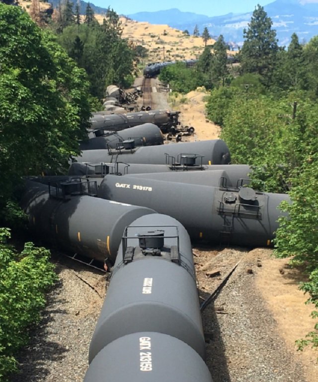 Derailed oil train near Mosier, Oregon