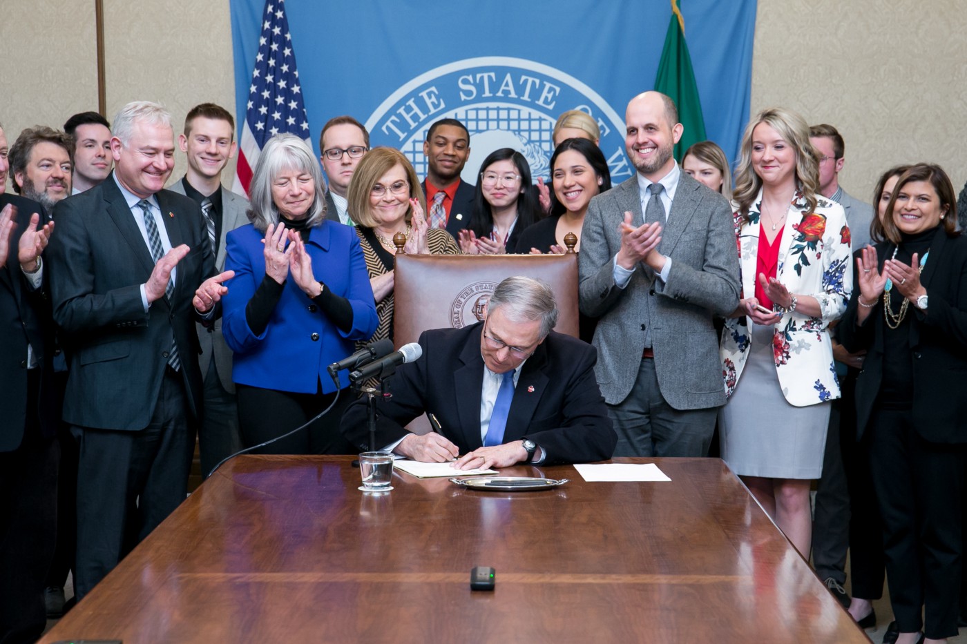 Governor Jay Inslee signs net neutrality into law