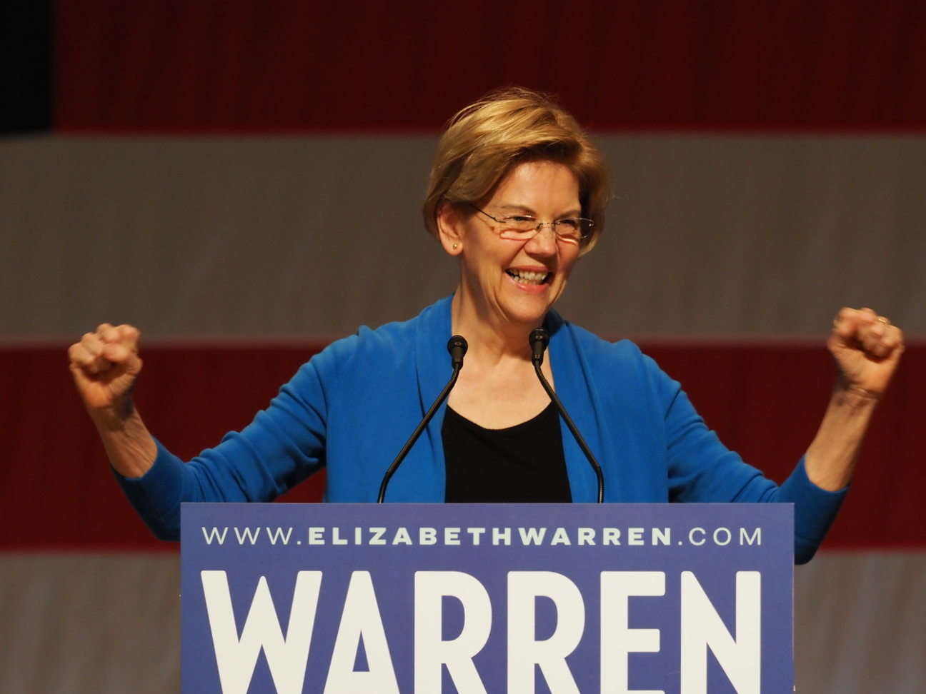 Elizabeth Warren greets supporters in Seattle