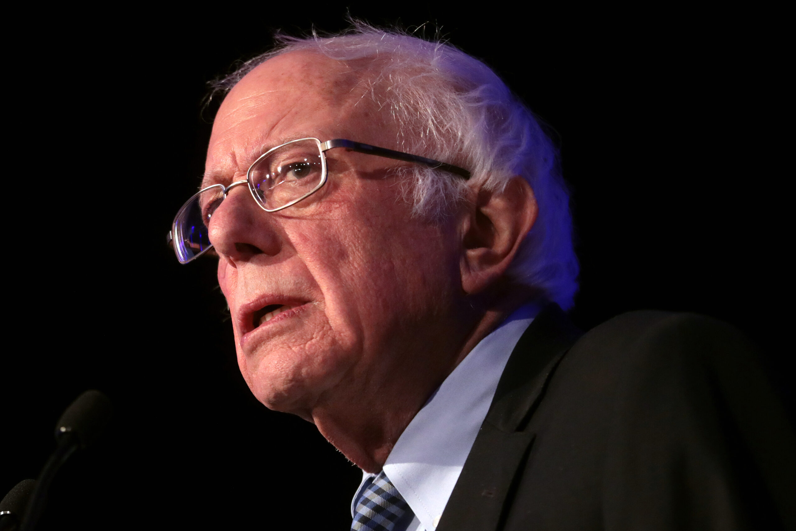 Sanders ends his presidential bid