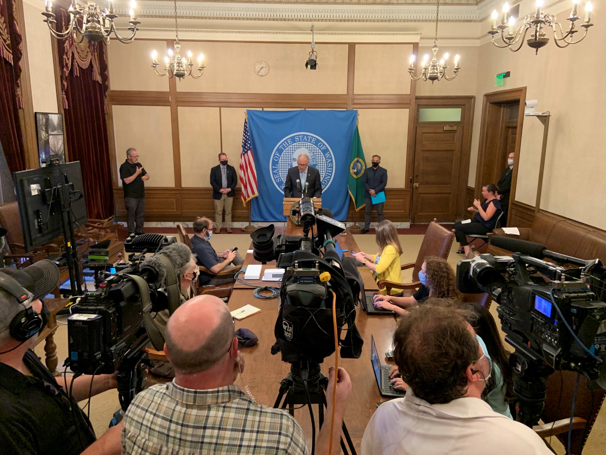 Governor Inslee announces new masking and vaccination requirements