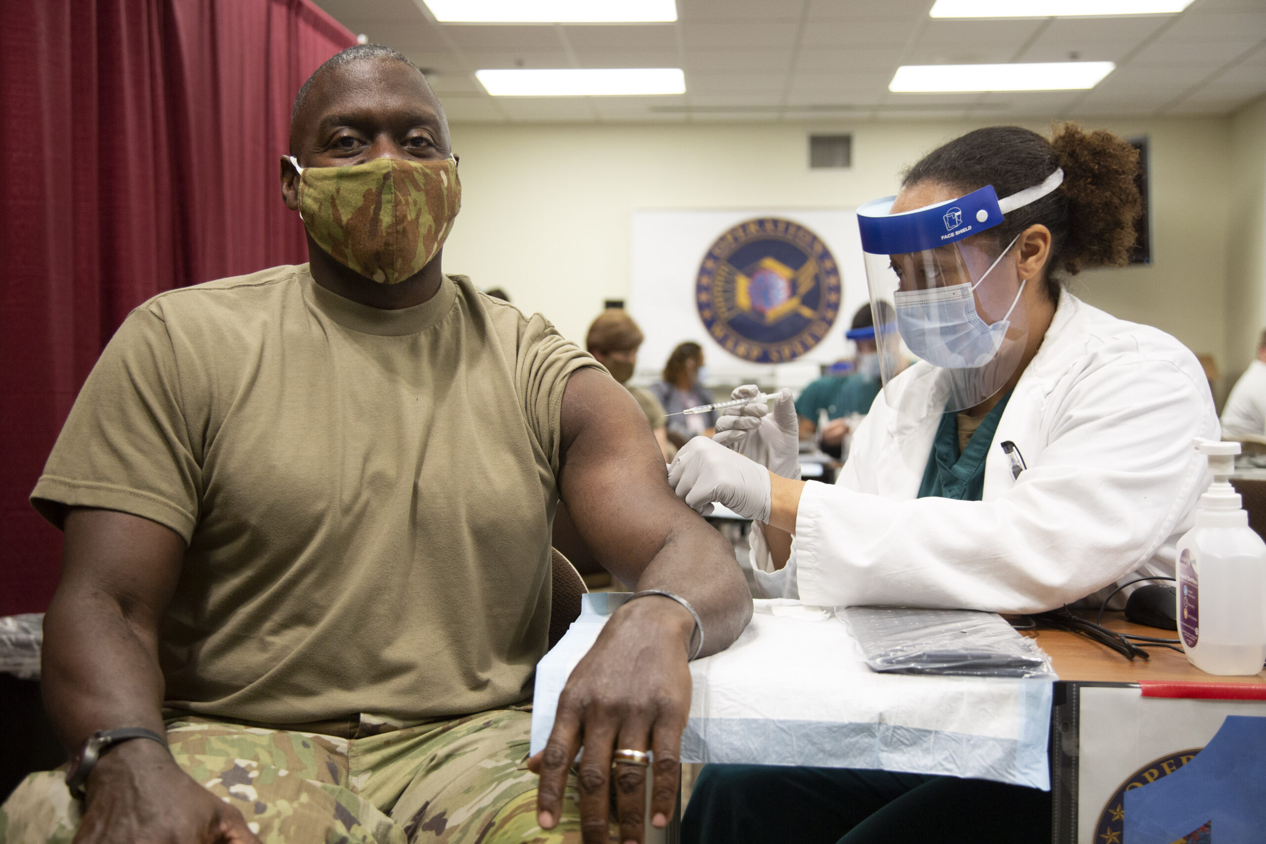 Army Surgeon General gets vaccinated