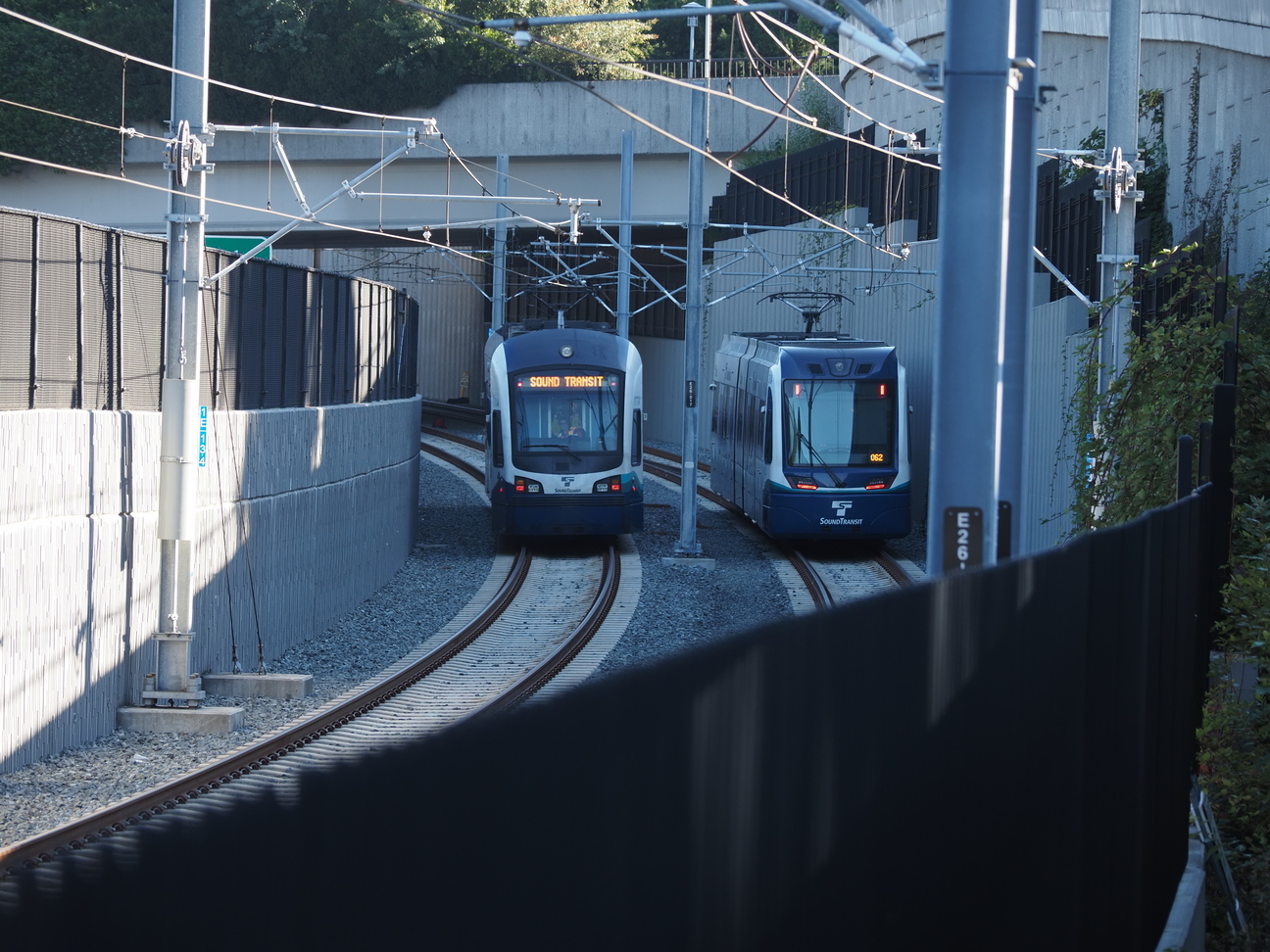 Two Line 2 test trains roll into Redmond